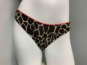 GIRAFFE PRINT LOW RISE FULL BACK BOTTOMS SIZE 6